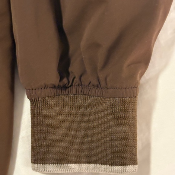 Cabela's Brown V-Neck windbreaker Large w/ Pockets - Picture 3 of 5